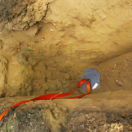 Anchor buried in the ground