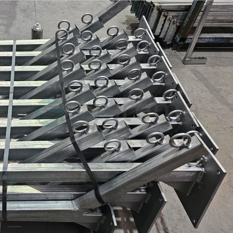 Safety Net Fan for Falling Materials in building sites, towers, bridges. Best solution for keeping debris away. Safety Net Fan for Falling Materials in building sites, towers, bridges. Best solution for keeping debris away.
